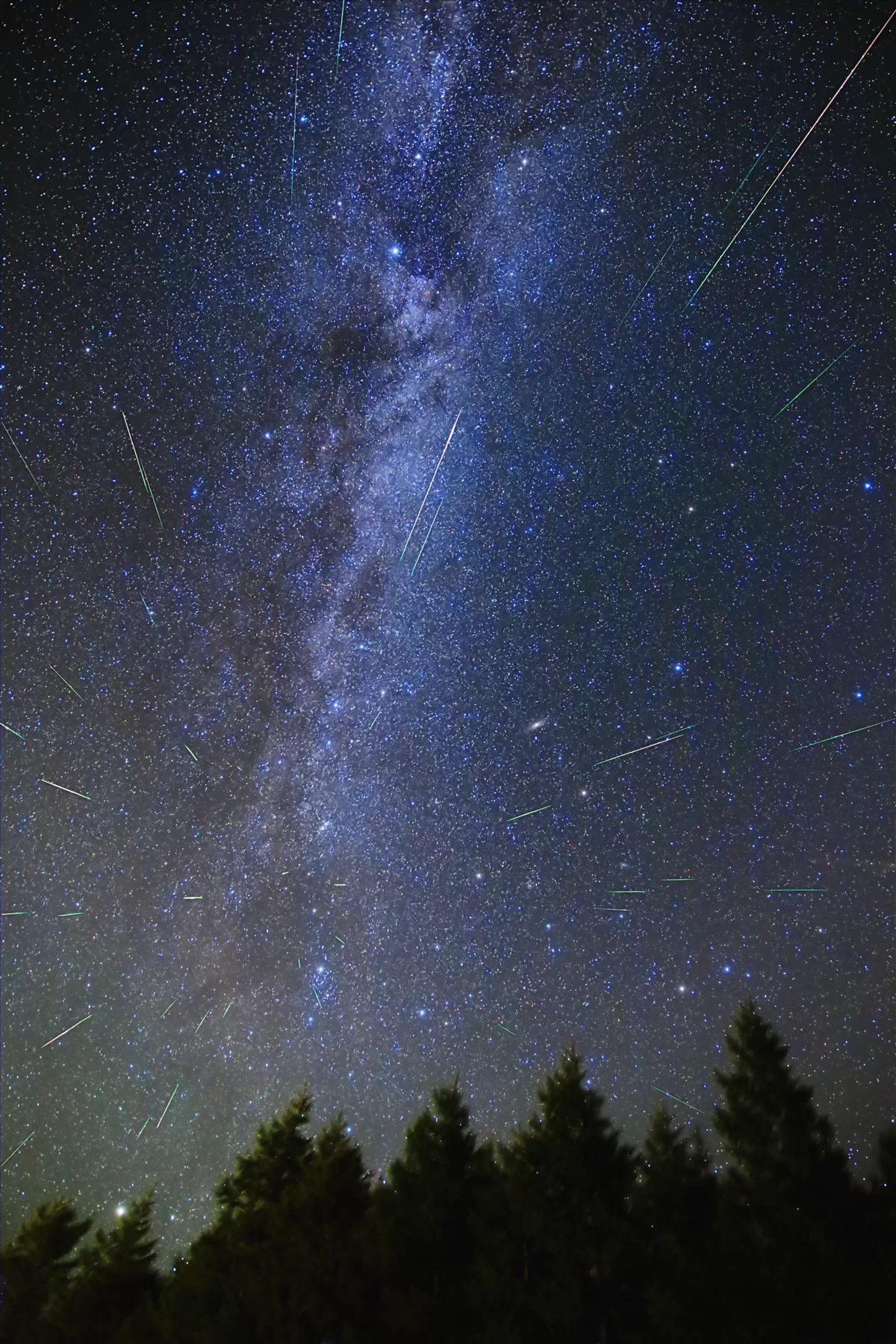 満天の星空と流星